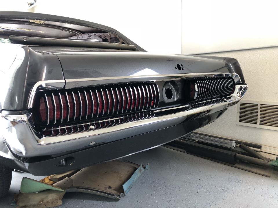 1968 Mercury Cougar rear end with vertical taillights and chrome bumper