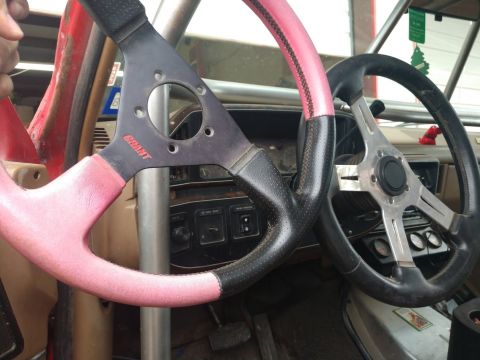 1989 Ford Bronco - New steering wheel! shinnnyyyyy