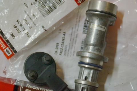 1998 Ford Ranger - Two engine sensors, one labeled F8DZ-12A362-AA, are shown on packaging.