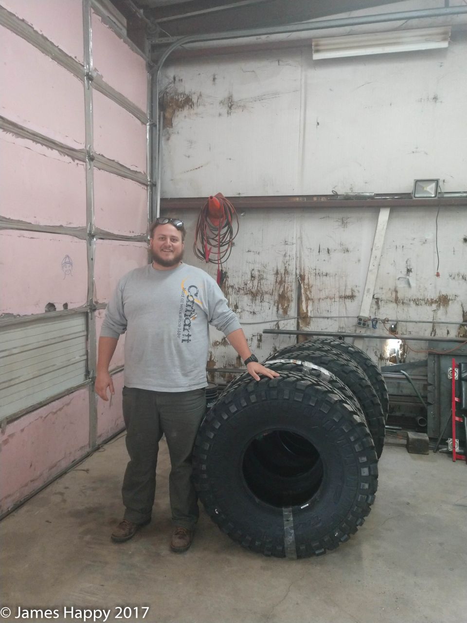 i'm 6'2" and they make me look small!