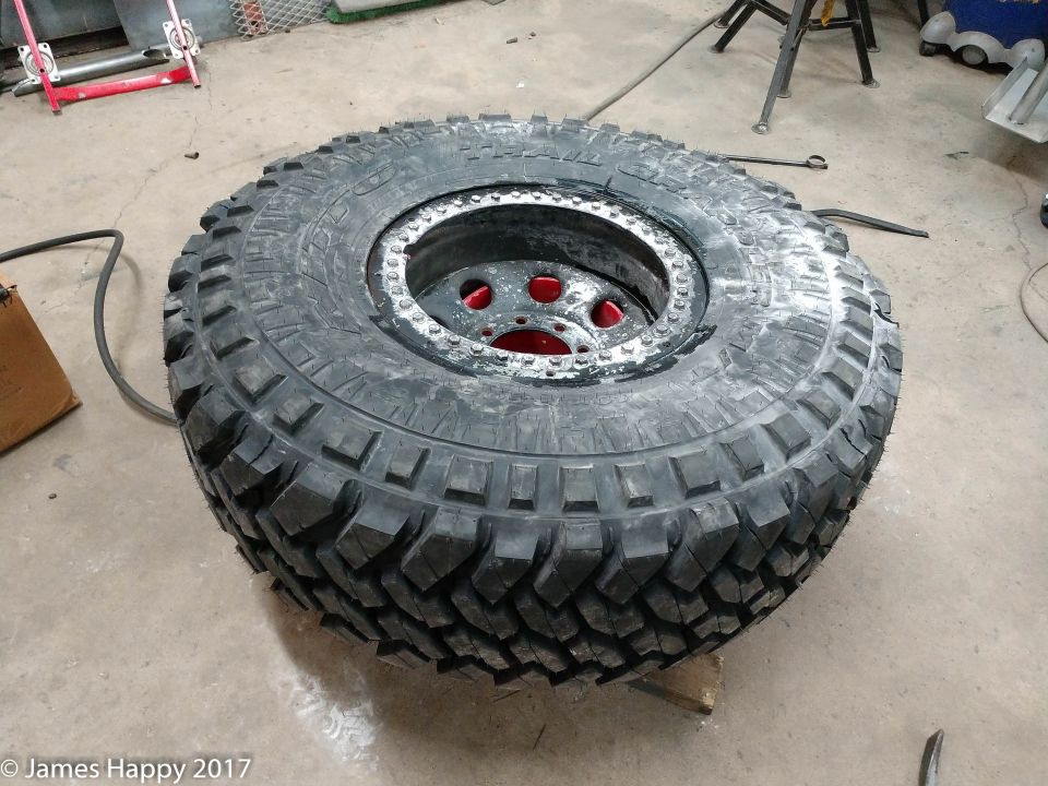 air up the beadlock first, make sure you don't have valves in either the beadlock or the tire so it can move freely without being put under pressure. air up the beadlock, then set the tire bead. let it inflate and deflate. then air up the beadlock 3 times at 15/20/30 psi, then let it deflate and air up one more time with the valve core in, set at 30.