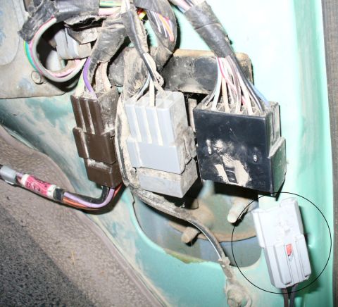 1992 Ford Bronco - F350 cab lights mockup, F-series connector not present on the Bronco.