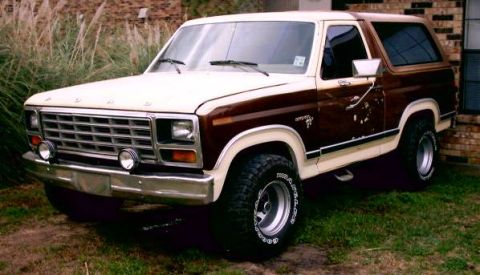 1980 Ford Bronco - This 1980 Ford Bronco features a distinctive two-tone brown and white paint scheme.