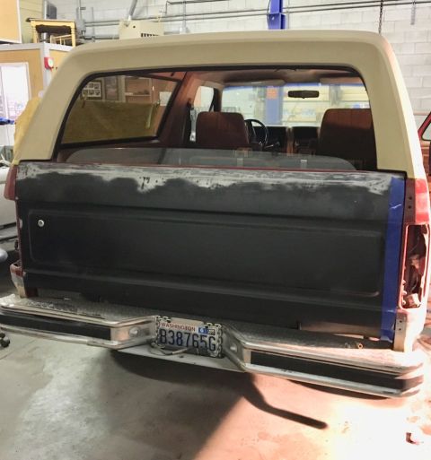 1985 Ford Bronco - This Ford Bronco appears to be from the early 1980s, not a 1985 model, as indicated by its body style.