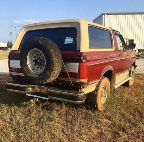 1992 Ford Bronco photo