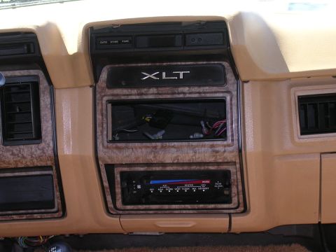 1985 Ford Bronco photo