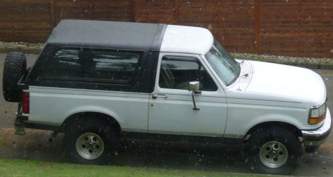 1992 Ford Bronco - First snow. Conquered.