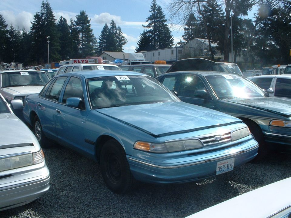 '96 retired Seattle Police PI. Looks like it may have been a repo car. Note the civilian license plate.
