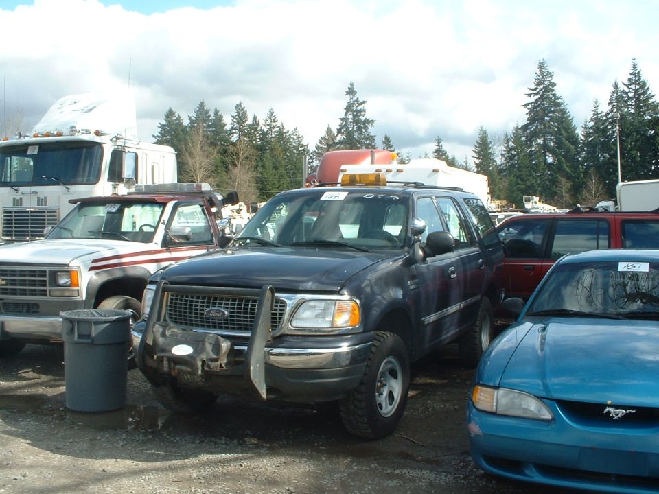 Another pic of the Expedition.