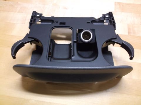 1995 Mercury Grand Marquis - This is a car part with cup holders and a cigarette lighter, not a 1995 Mercury Grand Marquis.