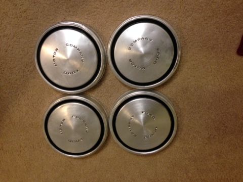 1988 Ford Crown Victoria LTD - After caps were cleaned and polished.