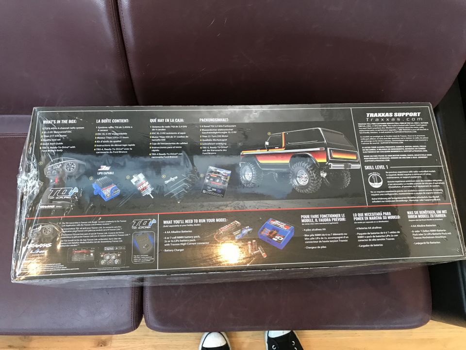Box for a Traxxas 1989 Ford Bronco RC car, showing the vehicle and contents.