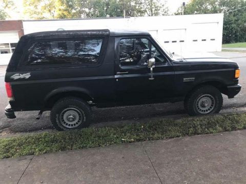 1989 Ford Bronco photo
