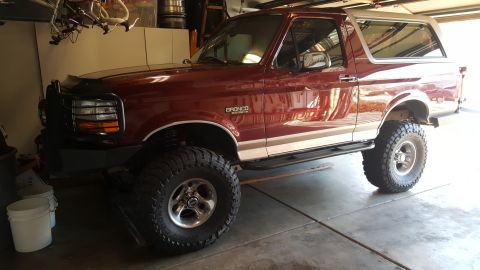 1996 Ford Bronco - 3rd side view