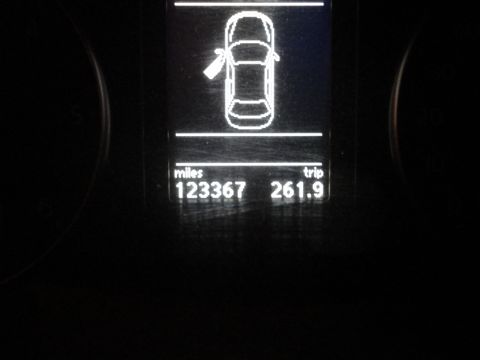 2010 Volkswagen Jetta - Digital display shows odometer reading of 123,367 miles and trip meter of 261.9 miles.