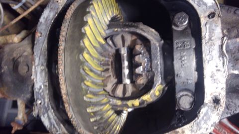 1988 Ford Bronco - rear Dana 60 semi-floating axle regeared for 5.13 ratio and welded locked. due to the rear axle being an uncommon Dana 60 c-clip axle, the…