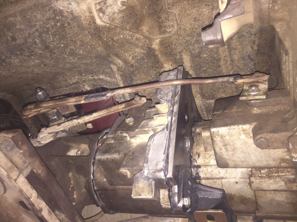 Transfer case linkage assembly