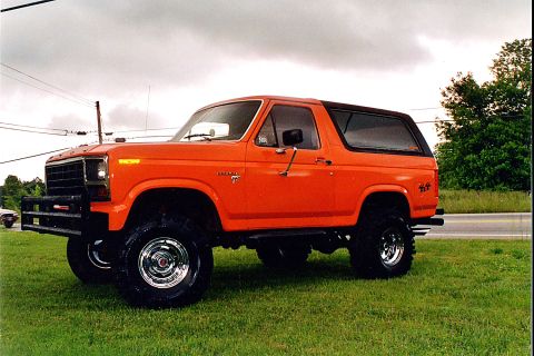 1984 Ford Bronco - ALL CLEAN AND PRETTY