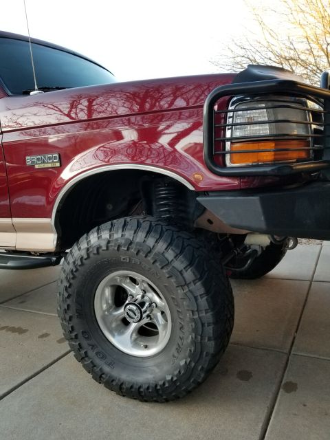 1996 Ford Bronco - close up.. look at all that room