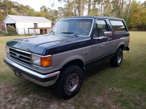 1989 Ford Bronco - This Ford Bronco appears to be from the late 1980s, not a 1989 model.