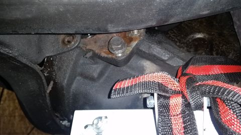1996 Ford Bronco - Now, unless you're Arnold Schwartzenneger, and you feel comfortable swinging this pig around by hand, I recommend that you support the 3rd…