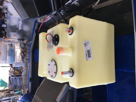 1992 Tracker Pro “Pro Deep V16”