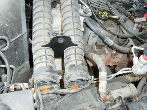1995 Ford Bronco - It fits between the tubes like this.