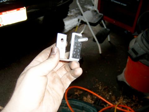 1995 Ford Bronco - The filter had a screw on the end, I'm assuming for the actual kit. I made a bracket out of aluminum to hold the filter to the inner fender…