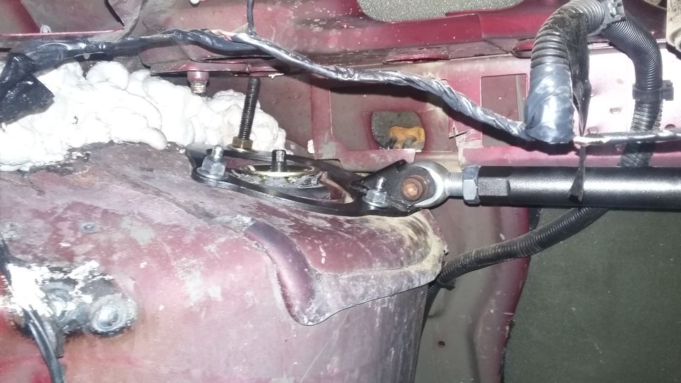 Adjustable suspension strut rod assembly