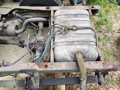 1996 Ford Bronco - Tank & axle LHS just after flipping the body off.