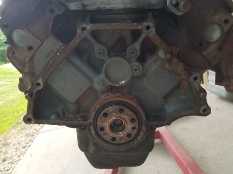 1996 Ford Bronco - The rear main & bore plugs look OK, so I'll probably leave the seal alone. I assume that's the block SN just below the LHS head, but it's t…