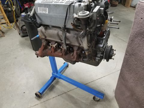 1996 Ford Bronco - The exhaust manifold has to come off to get the broken bolt out, so I'll pull both & sandblast/paint them like the '93's engine. [url=https…