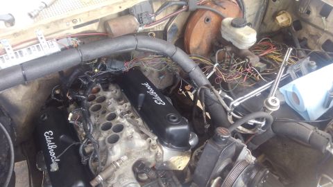 1990 Ford F-250 - ordered some cheap Edelbrock valve covers to clear the roller rockers. got the lower intake mounted