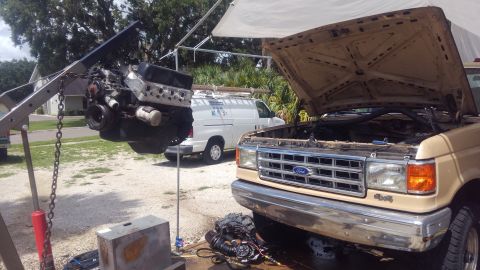 1990 Ford F-250 - since i had everything disconnected from the engine including tranny and EFI and i was gonna replace the motor mounts anyways, i decided to…