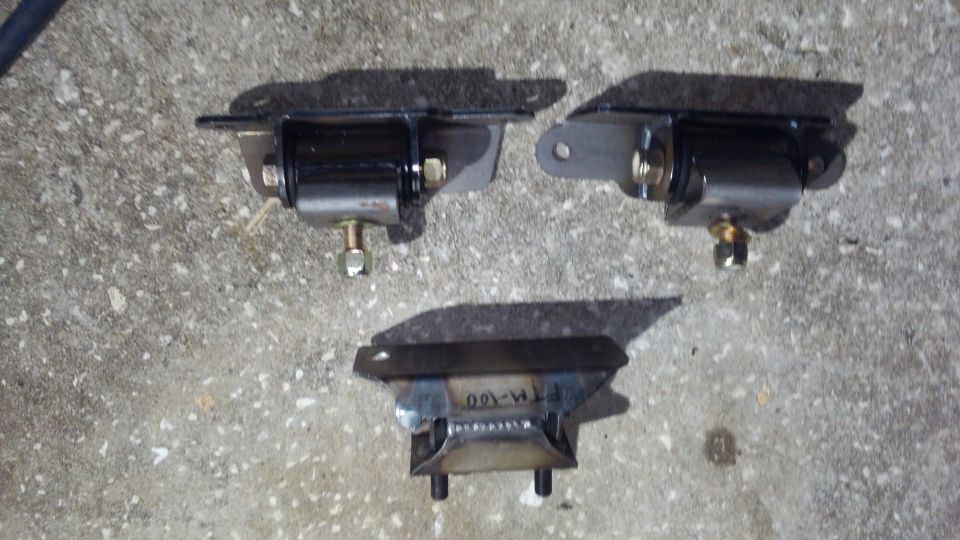 new 'extreme duty' motor mounts and tranny mount from JBG.