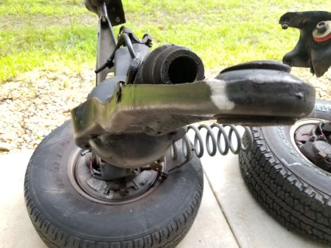 1996 Ford Bronco - The L axle beam is substantially bent, but the R looks OK.