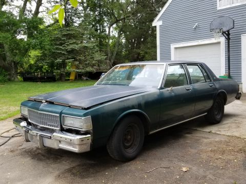 2001 Ford Crown Victoria photo