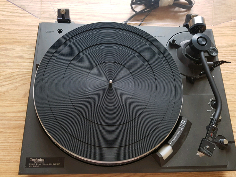Technics SL-2000 direct drive turntable system