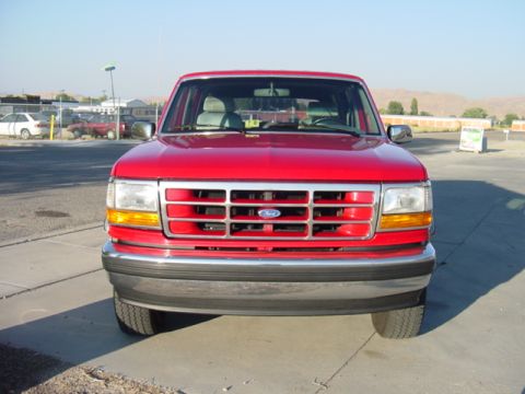 1994 Ford C-150 (Centurion Conversions) - front