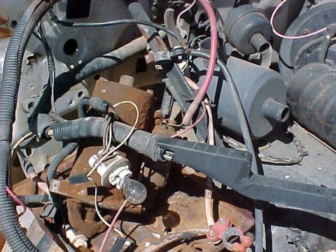 1993 Ford Bronco - Starter in Battery tray... must be a custom touch...