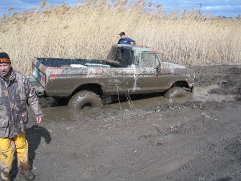 1979 Ford Bronco - My buddies truck with 39" swampers