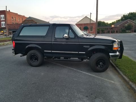 1996 Ford Bronco - Right