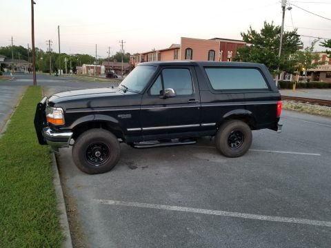 1996 Ford Bronco - Left