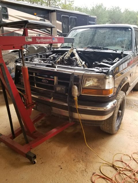 1996 Ford Bronco - Pulling old motor