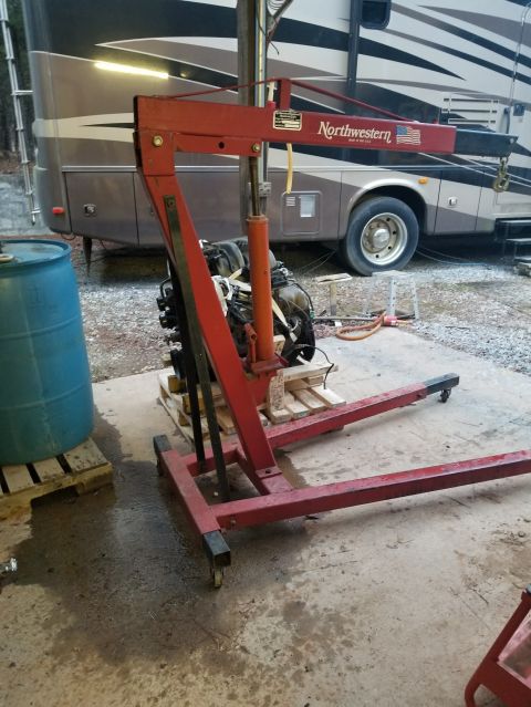 1996 Ford Bronco - Old motor on crate