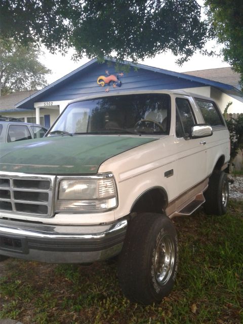 1996 Ford Bronco photo