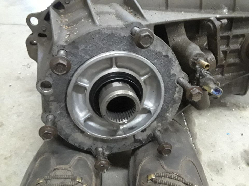 Transfer case part with splined output shaft