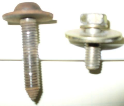 1992 Ford Bronco - Bronco hardtop bolts vs Toyota/Lexus (M8x1.25) bolts.