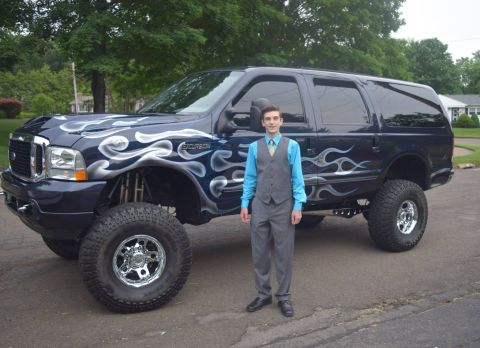 2000 Ford Excursion photo