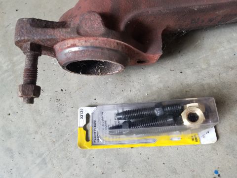 1996 Ford Bronco - Original high-temperature studs & nuts aren't available now, so I'll be using these [url=https://www.amazon.com/dp/B001FKEXV6/]Dorman 03135…